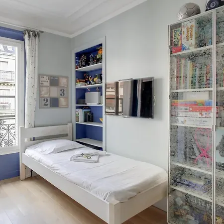 Outstanding Near Champs-elysees By Guestready